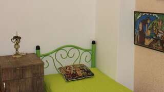 Гостевой дом Shushabandi Rooms Тбилиси Двухместный номер с 2 отдельными кроватями-11
